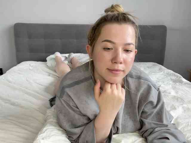 AlyraSun webcam