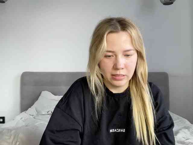 AlyraSun webcam