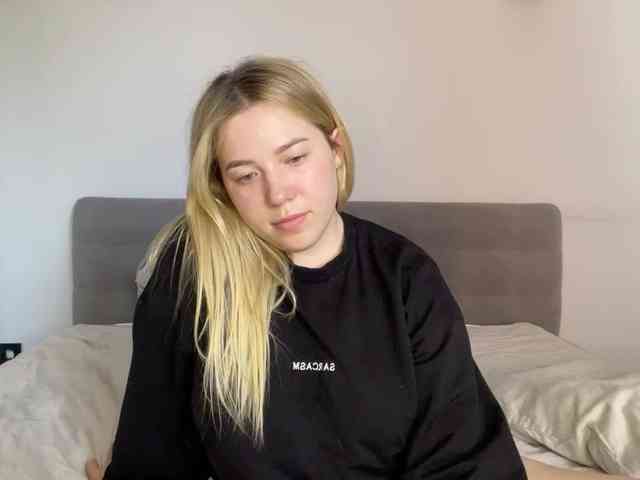 AlyraSun webcam