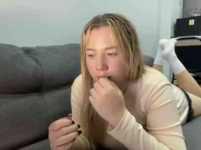 AlyraSun webcam