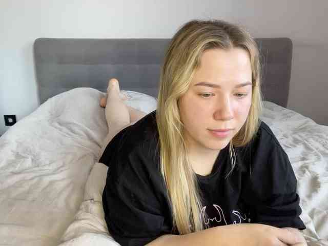 AlyraSun webcam