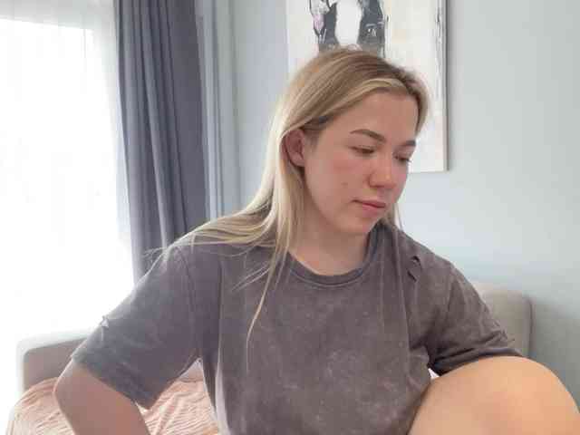 AlyraSun Live Webcam on BongaCams