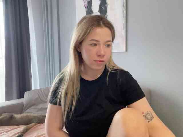 AlyraSun webcam