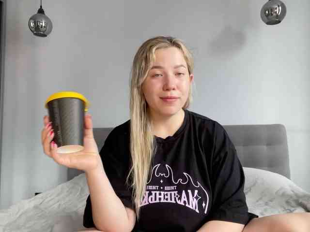 AlyraSun webcam