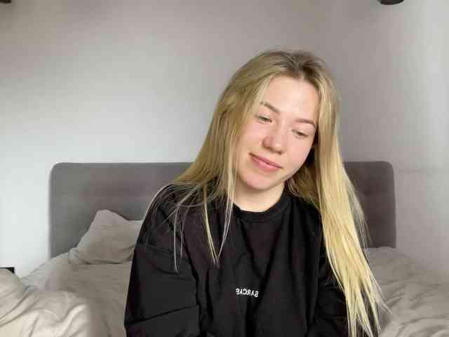 AlyraSun webcam
