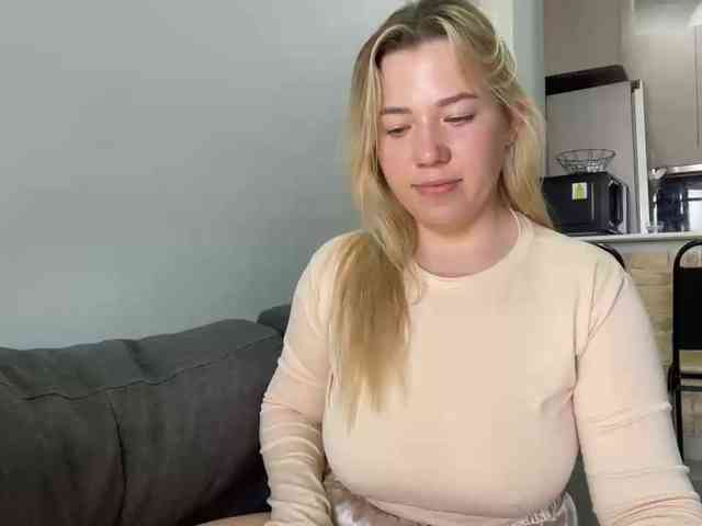 AlyraSun webcam