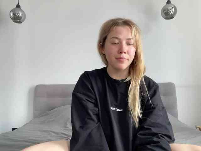 AlyraSun webcam