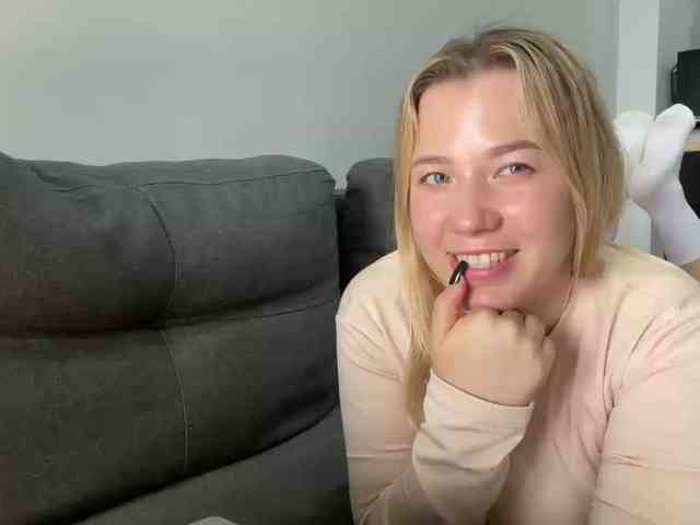 AlyraSun webcam
