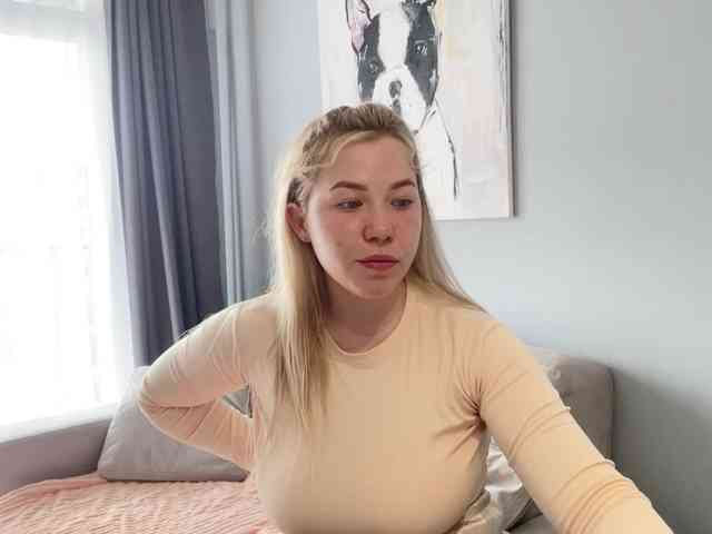 AlyraSun webcam