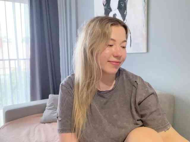 AlyraSun webcam