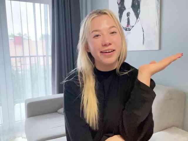 AlyraSun webcam