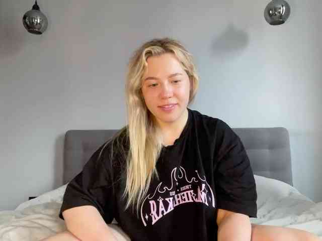 AlyraSun webcam
