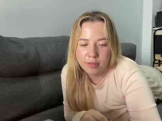 AlyraSun webcam