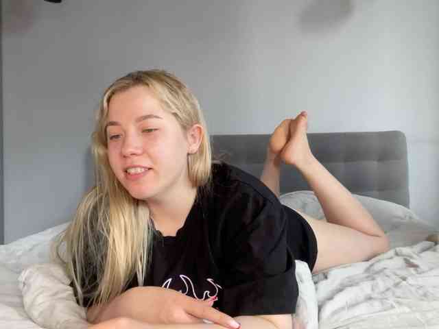 AlyraSun webcam