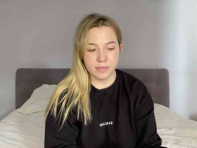 AlyraSun webcam