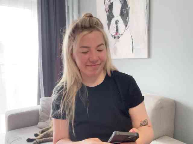 AlyraSun webcam