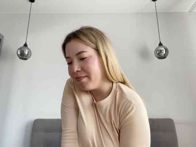 AlyraSun webcam