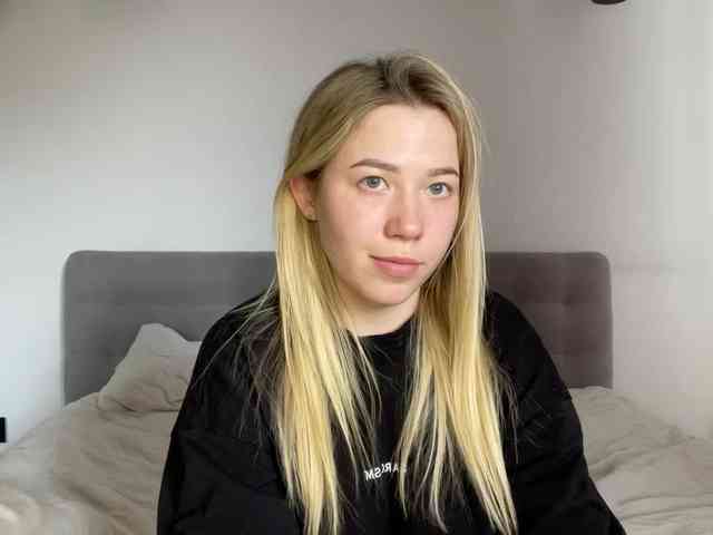 AlyraSun webcam