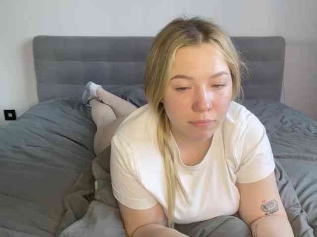 AlyraSun webcam