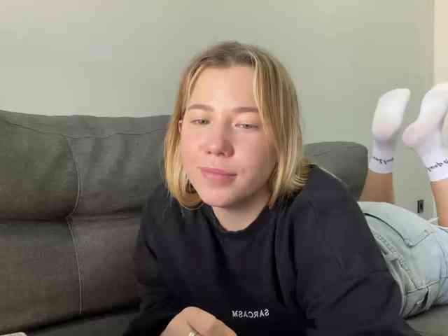 AlyraSun webcam