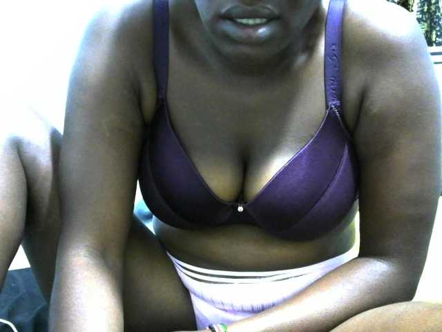 NastyEbony002 live cam on BongaCams