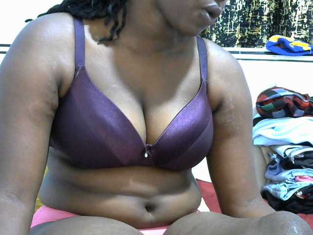 NastyEbony002 live cam on BongaCams