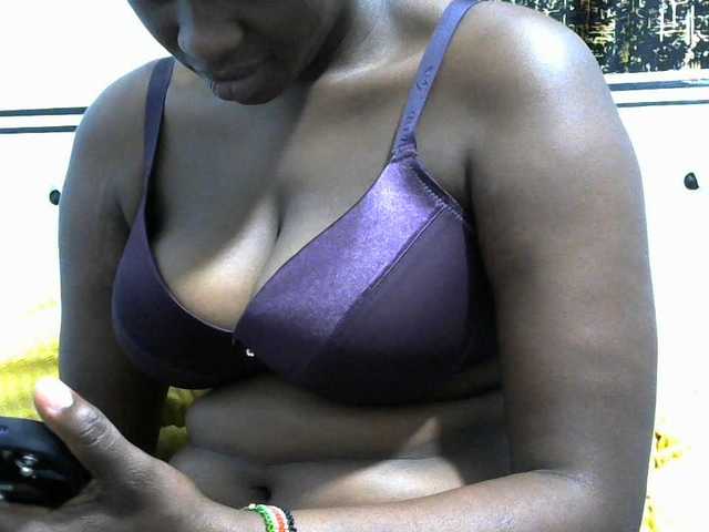 NastyEbony002 live cam on BongaCams