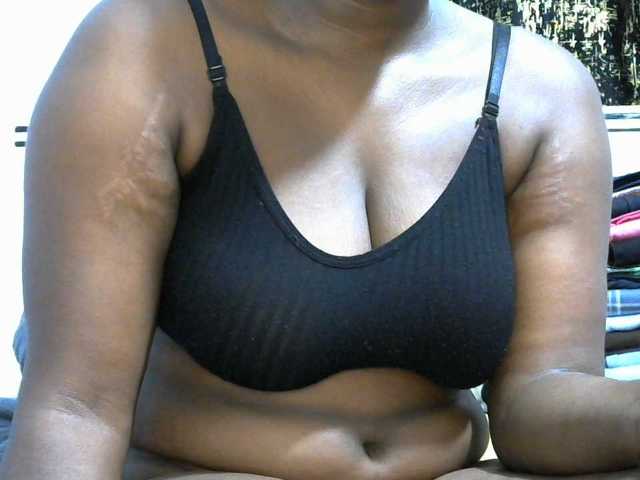 NastyEbony002 live cam on BongaCams