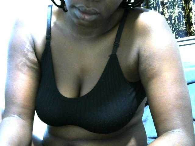 NastyEbony002 live cam on BongaCams