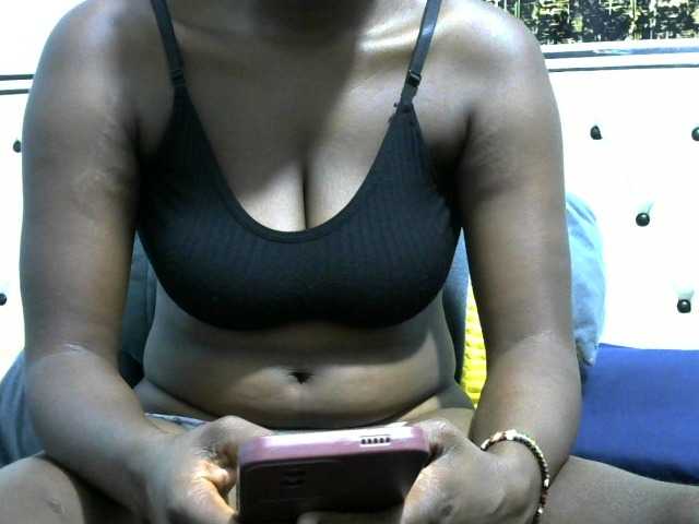 NastyEbony002 live cam on BongaCams
