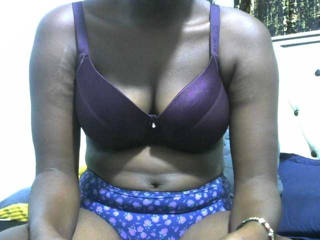 NastyEbony002 live cam on BongaCams