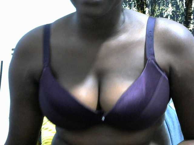 NastyEbony002 live cam on BongaCams