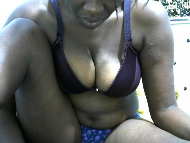 NastyEbony002 live cam on BongaCams
