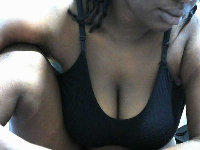 NastyEbony002 live cam on BongaCams