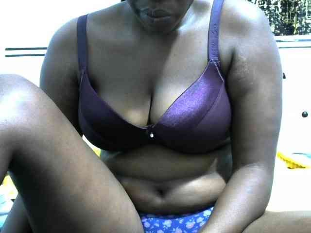 NastyEbony002 webcam