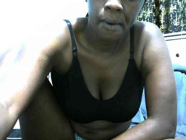 NastyEbony002 webcam