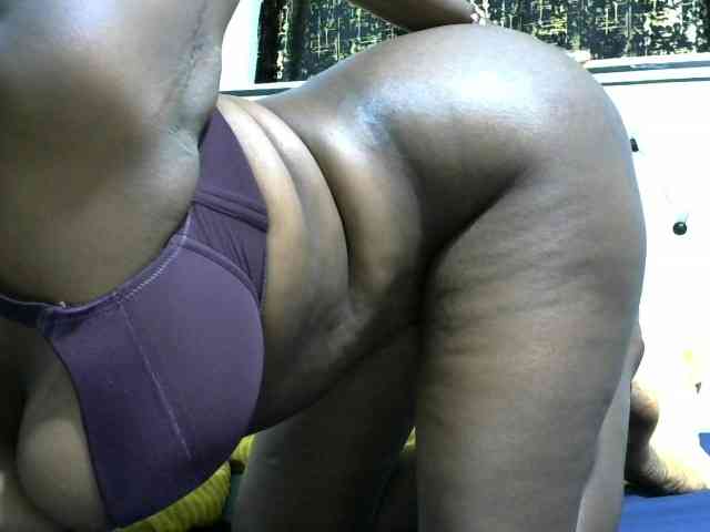 NastyEbony002 webcam