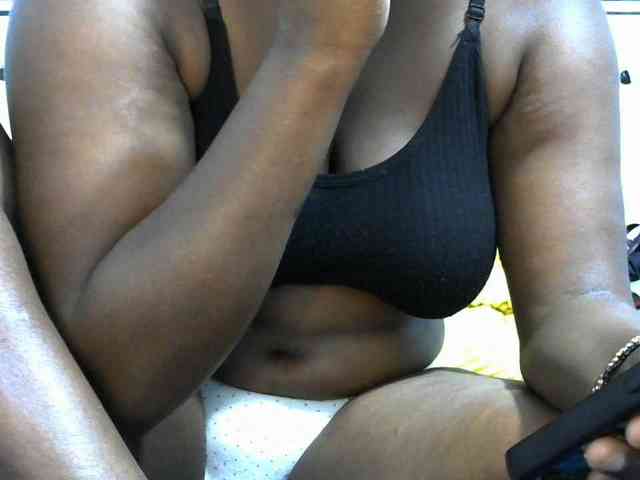 NastyEbony002 webcam
