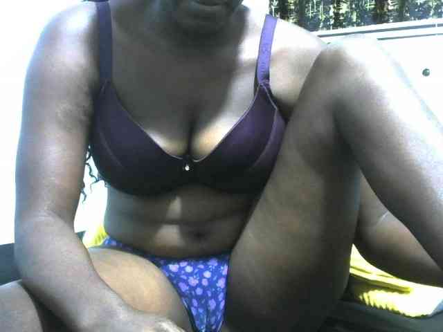 NastyEbony002 webcam