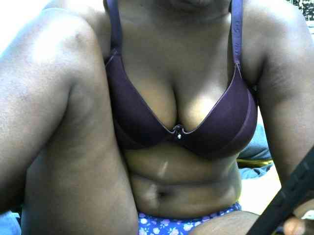 NastyEbony002 webcam