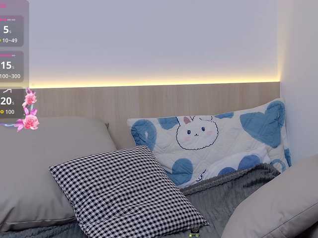 AnnyShore live cam