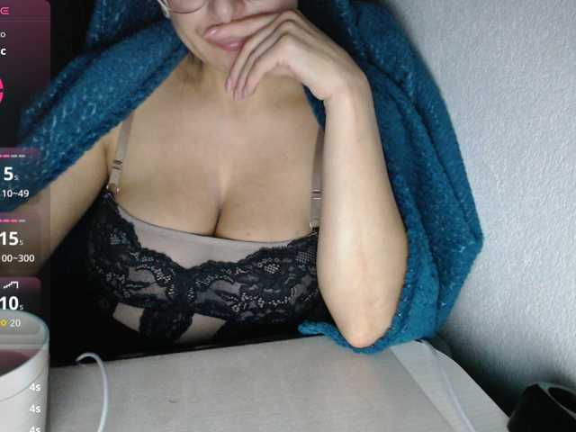 KristinaTitsBest live cam preview