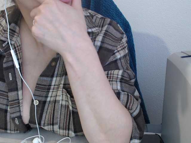 VelvetSin8's BongaCams show and profile