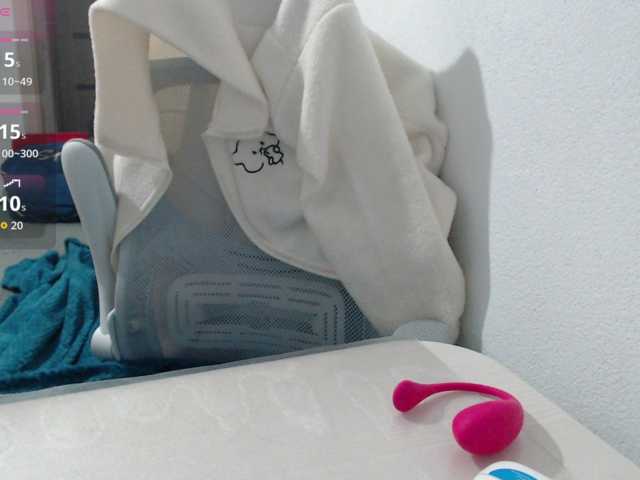 KristinaTitsBest live cam preview