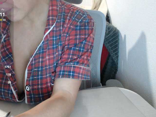 KristinaTitsBest live cam preview