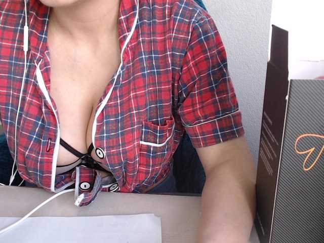 VelvetSin8's BongaCams show and profile