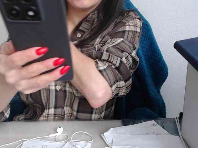 CrazyTitsBest webcam