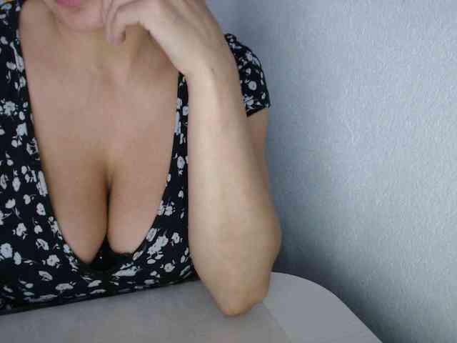 Model: KristinaTitsBest