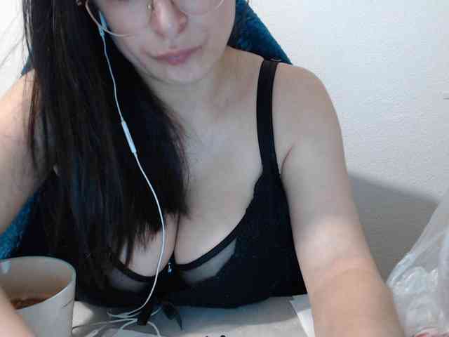 CrazyTitsBest webcam