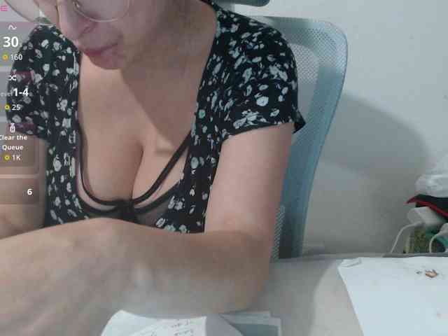 CrazyTitsBest webcam